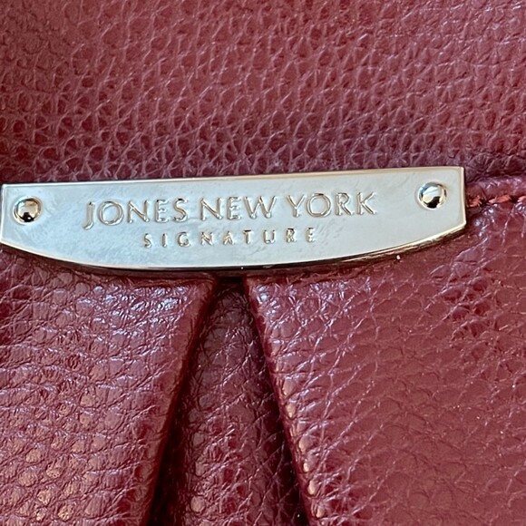 Jones New York | Burgundy Vegan Leather Crossbody Bag - Picture 7 of 8